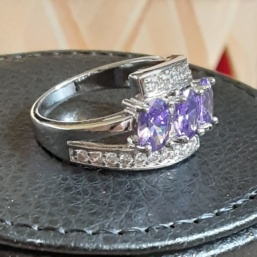 Large Purple Pretty Women's Ring, Size: 5 - Picture 7 of 13